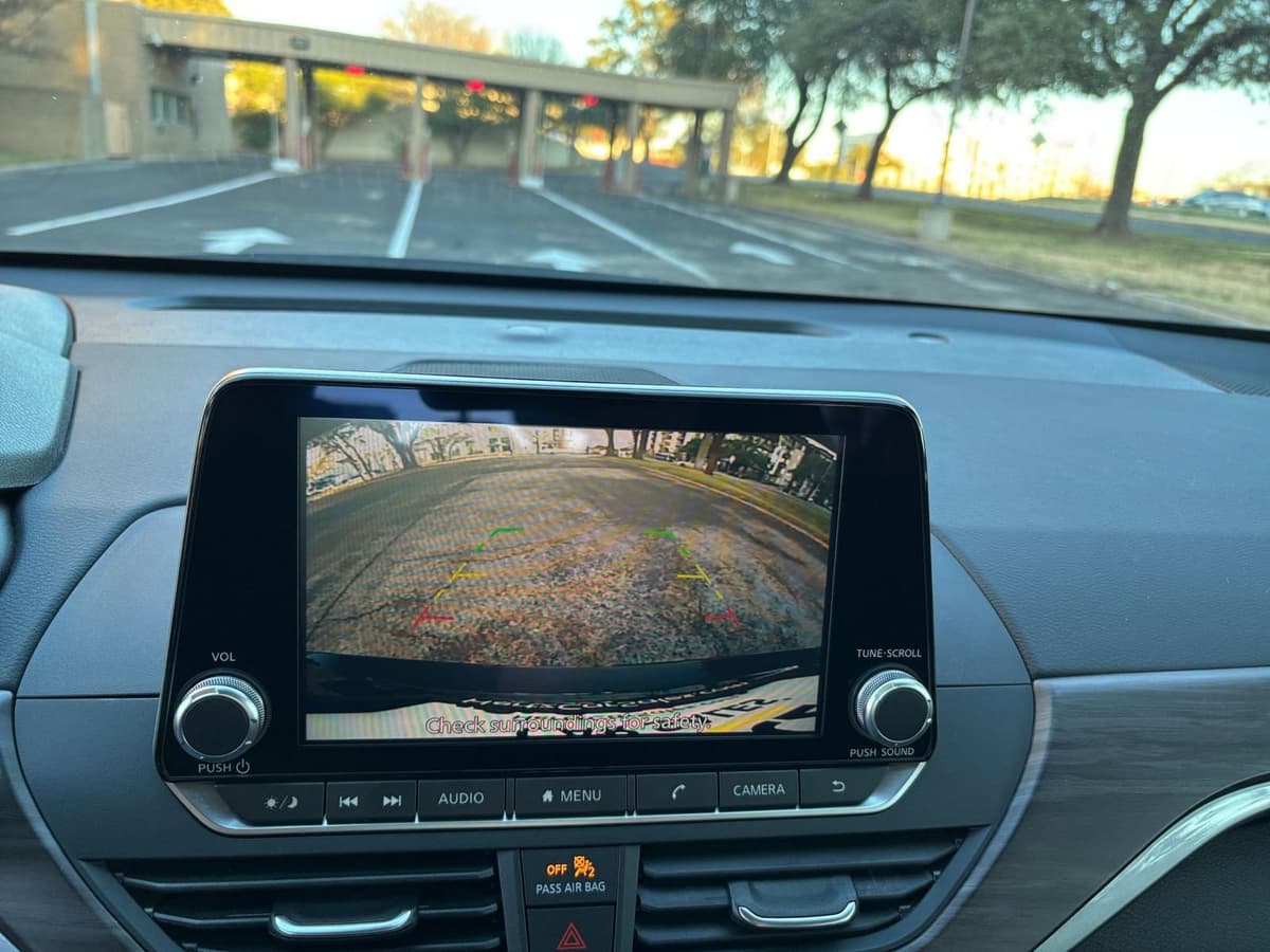 2025 Nissan Altima - Image 20