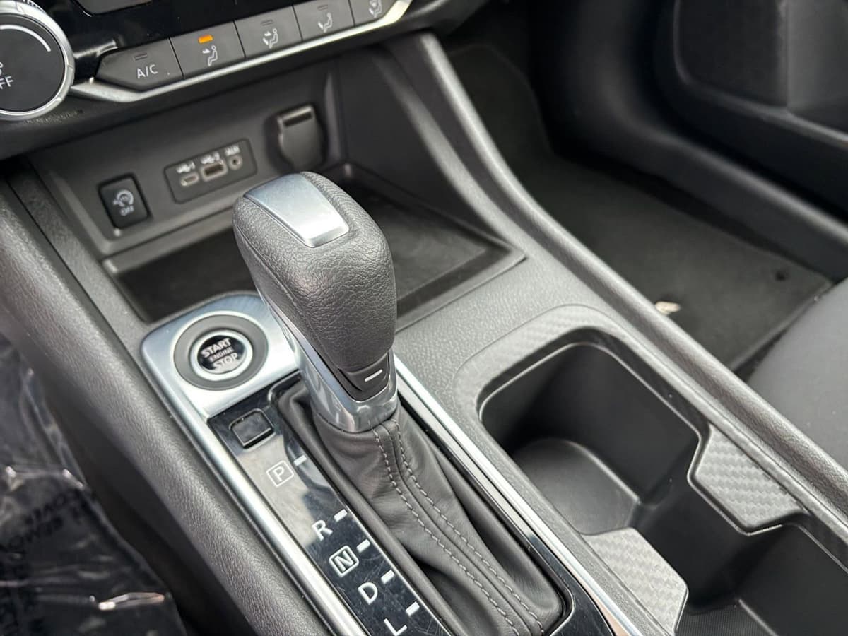 2025 Nissan Sentra - Image 36