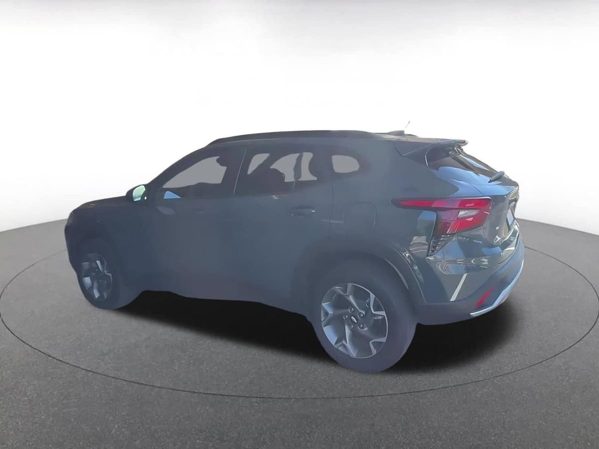 2025 Chevrolet Trax - Image 10