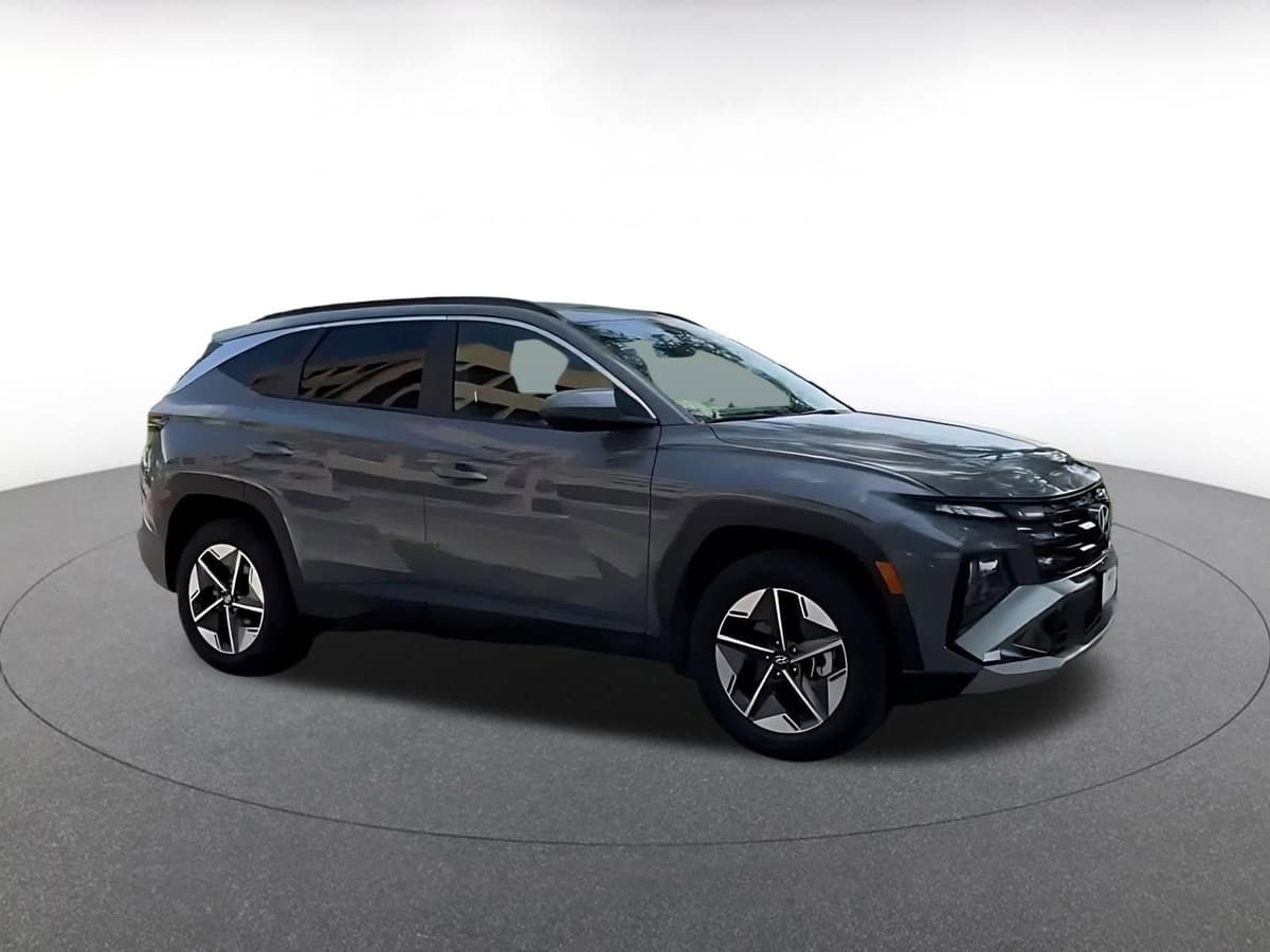 2025 Hyundai Tucson - Image 2