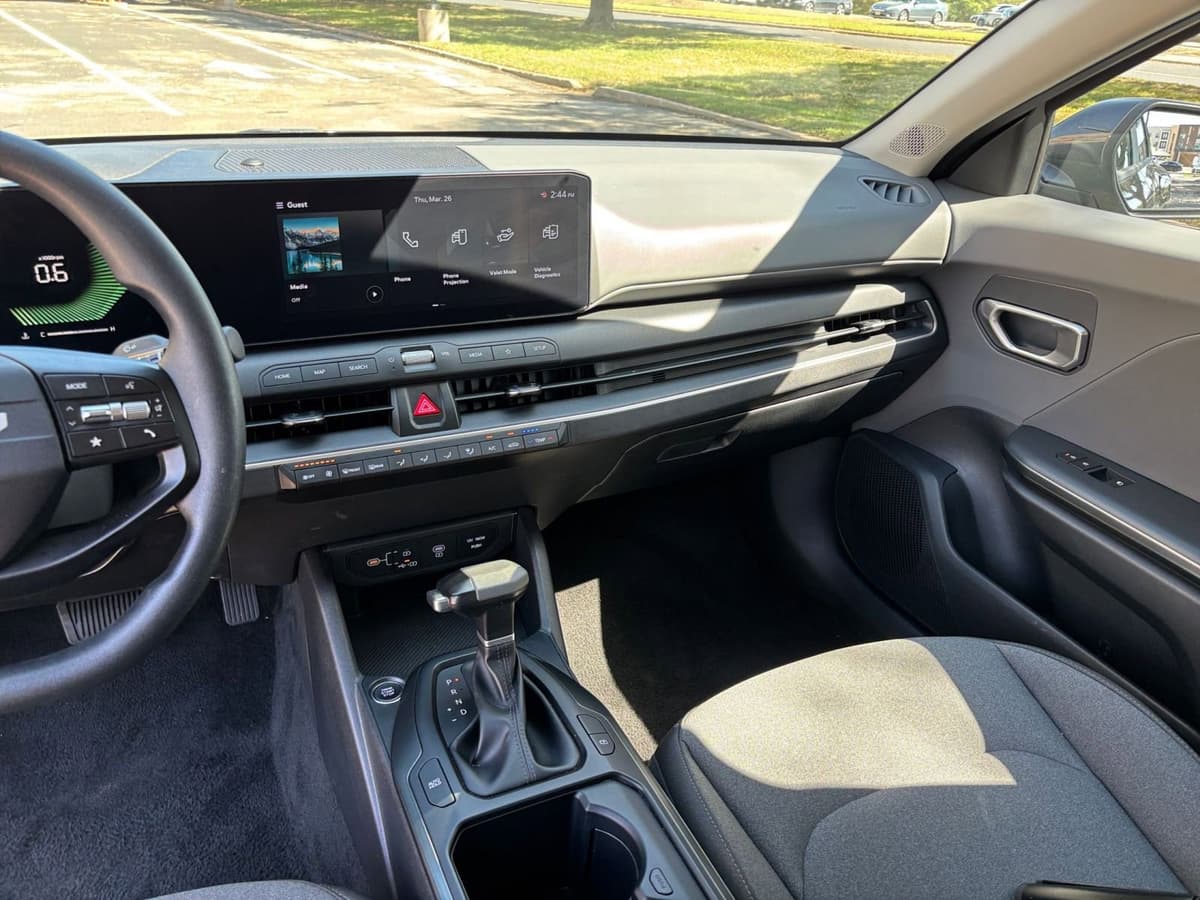 2025 Kia K4 - Image 32