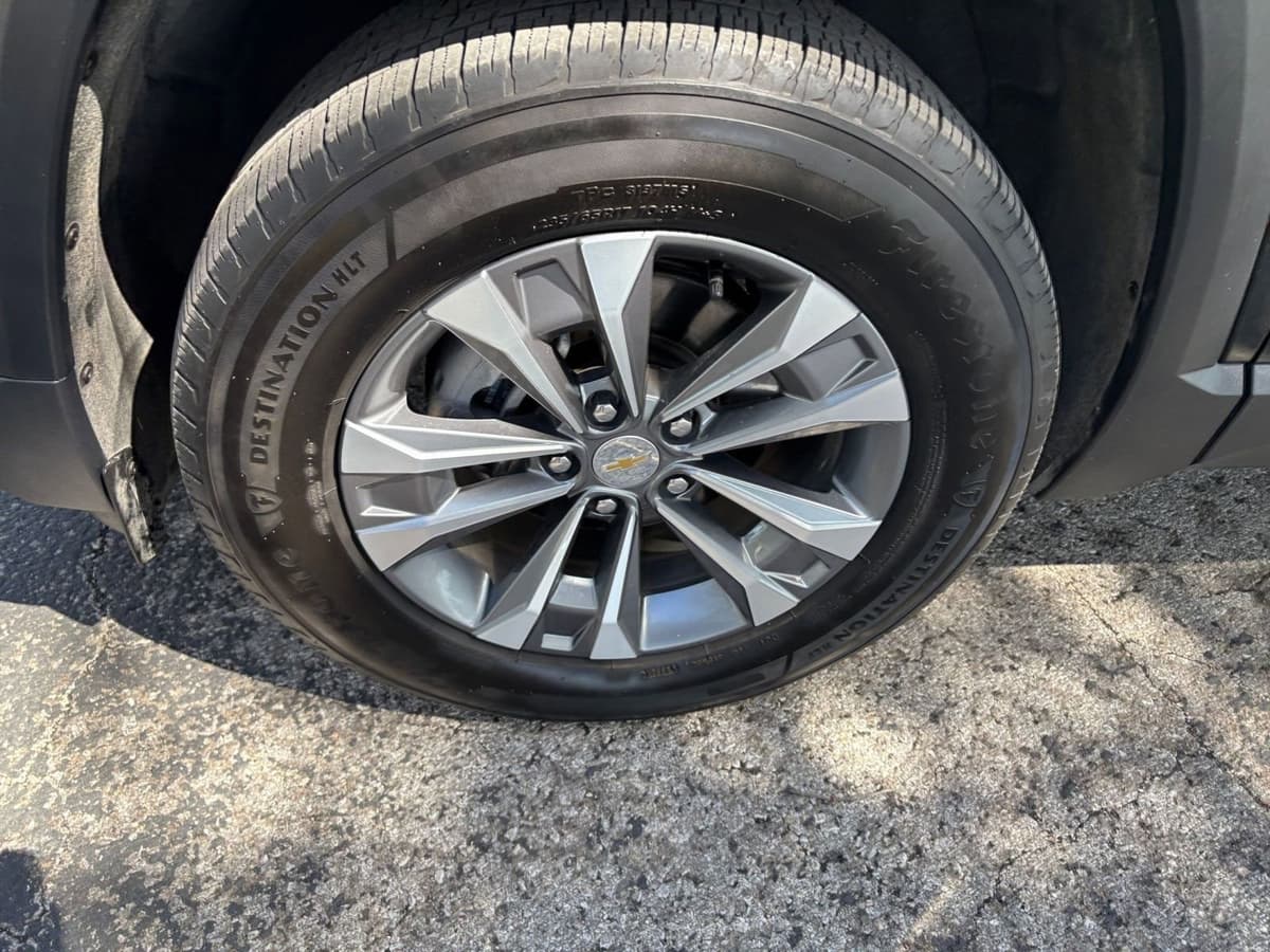 2025 Chevrolet Equinox - Image 25