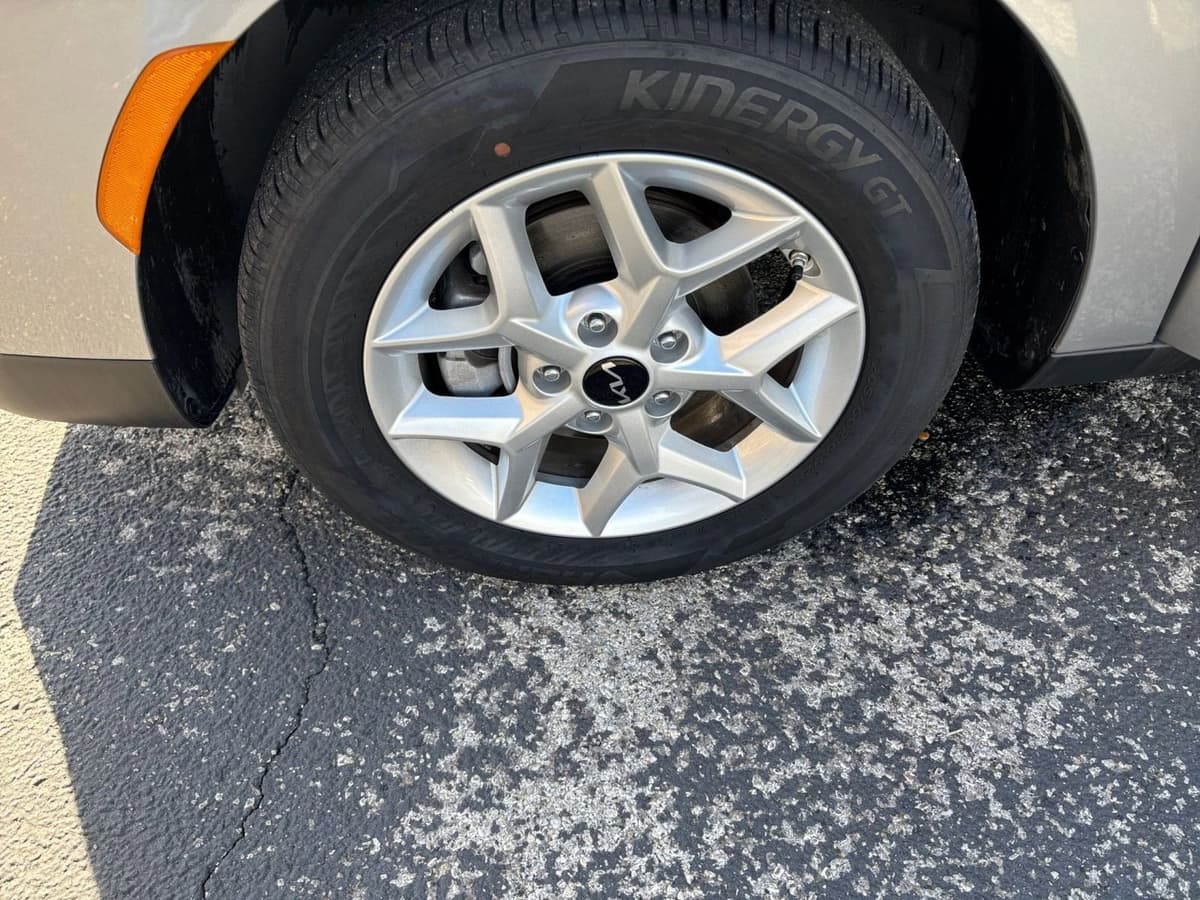 2025 Kia Soul - Image 25