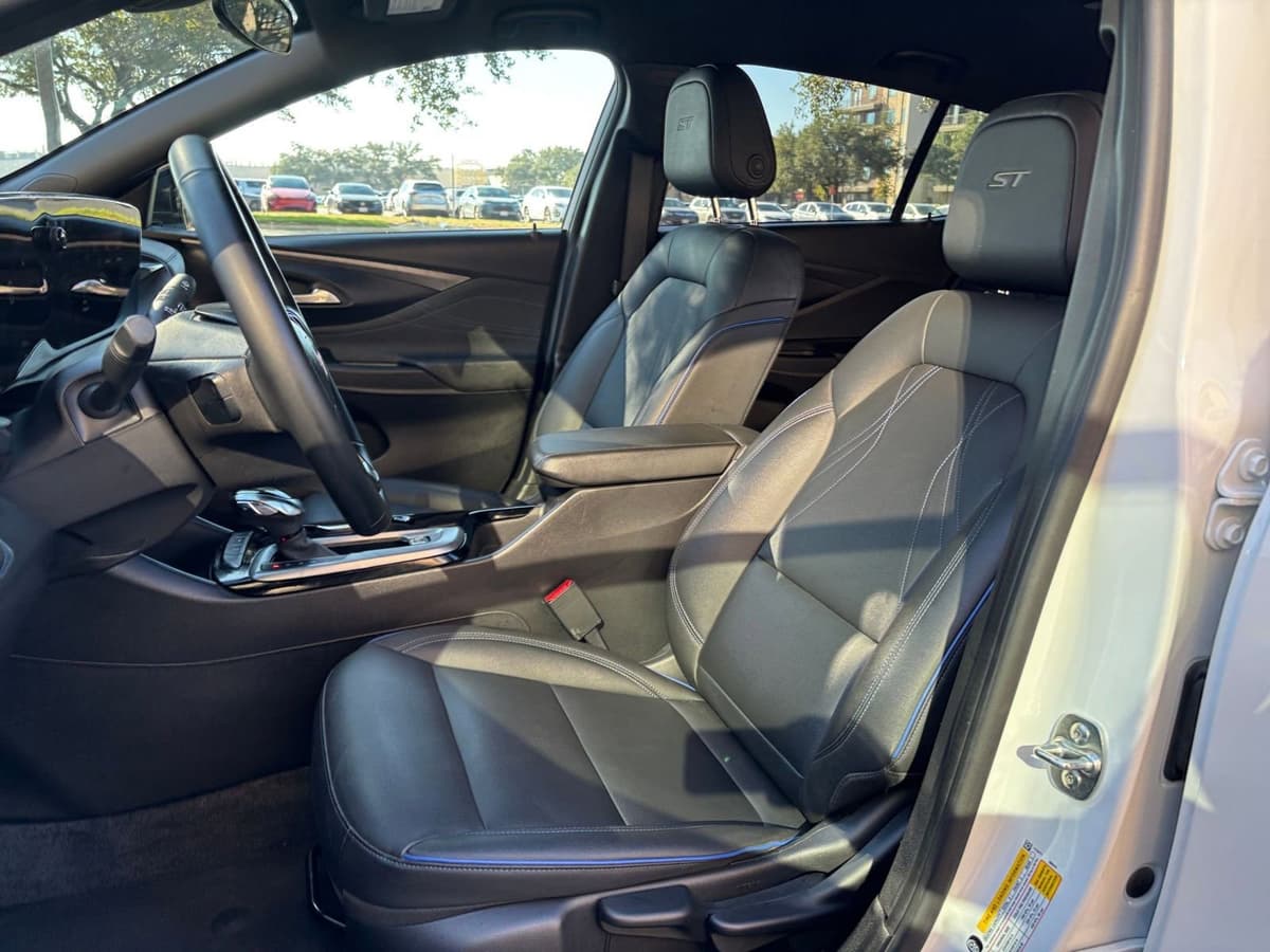2025 Buick Envista - Image 21