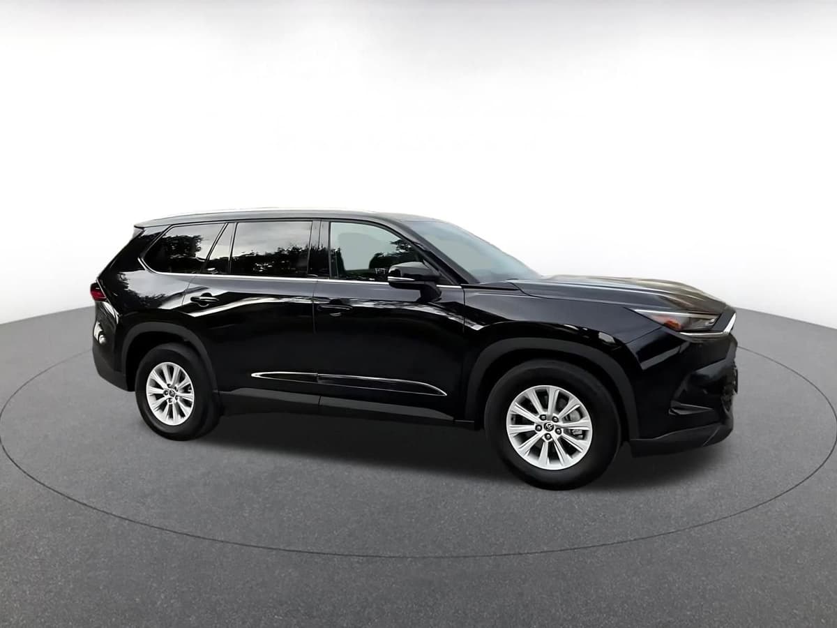 2025 Toyota Grand Highlander - Image 1