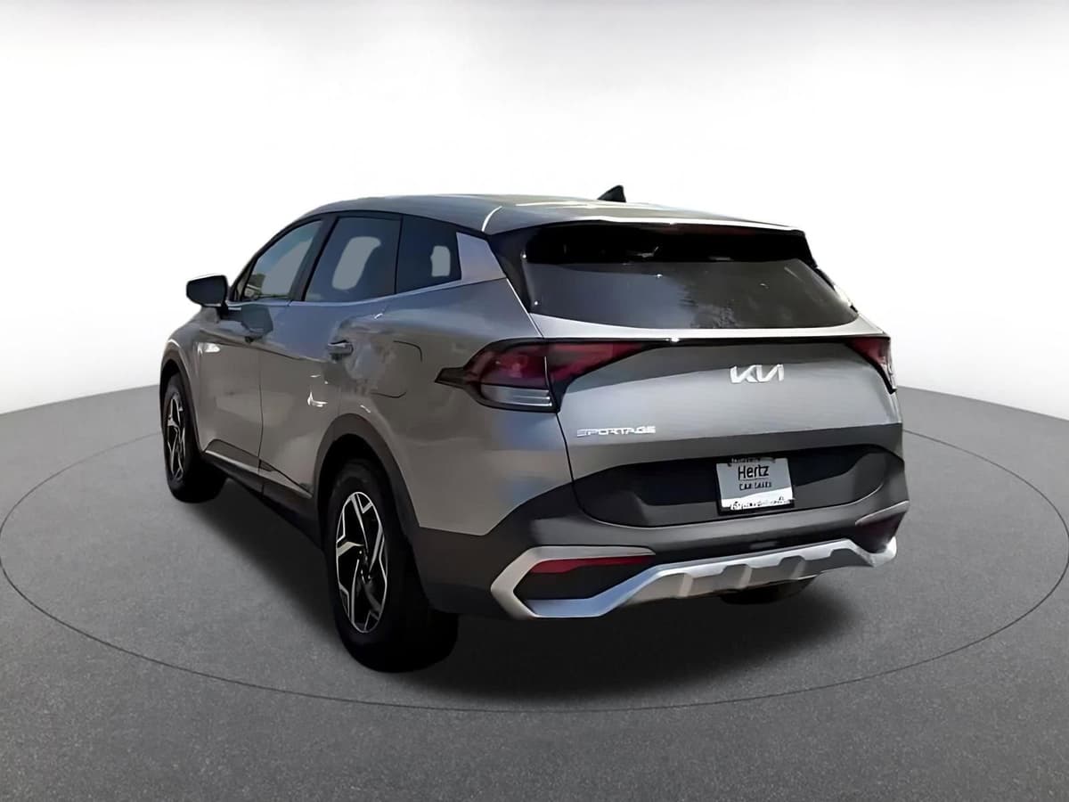 2025 Kia Sportage - Image 11