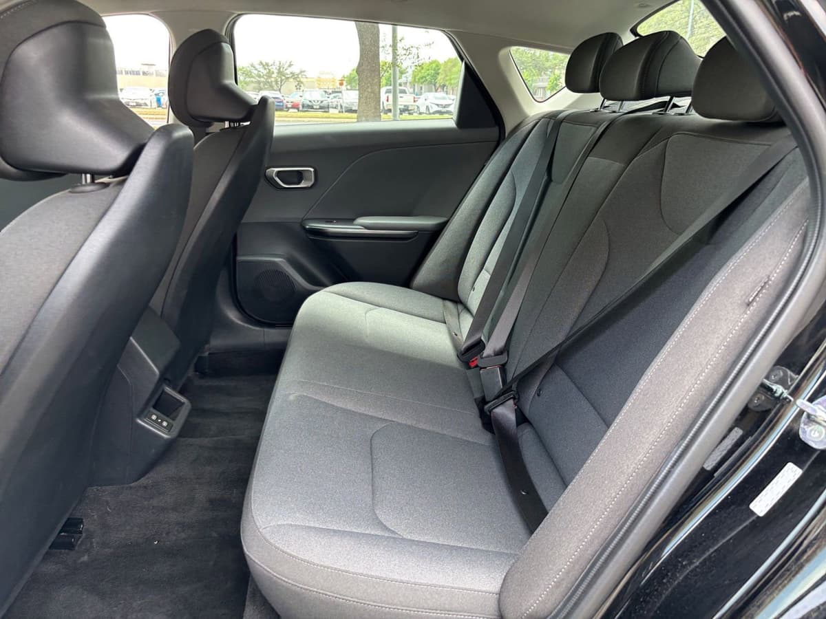 2025 Kia K4 - Image 21