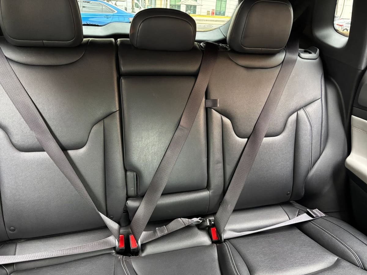 2025 Jeep Compass - Image 32