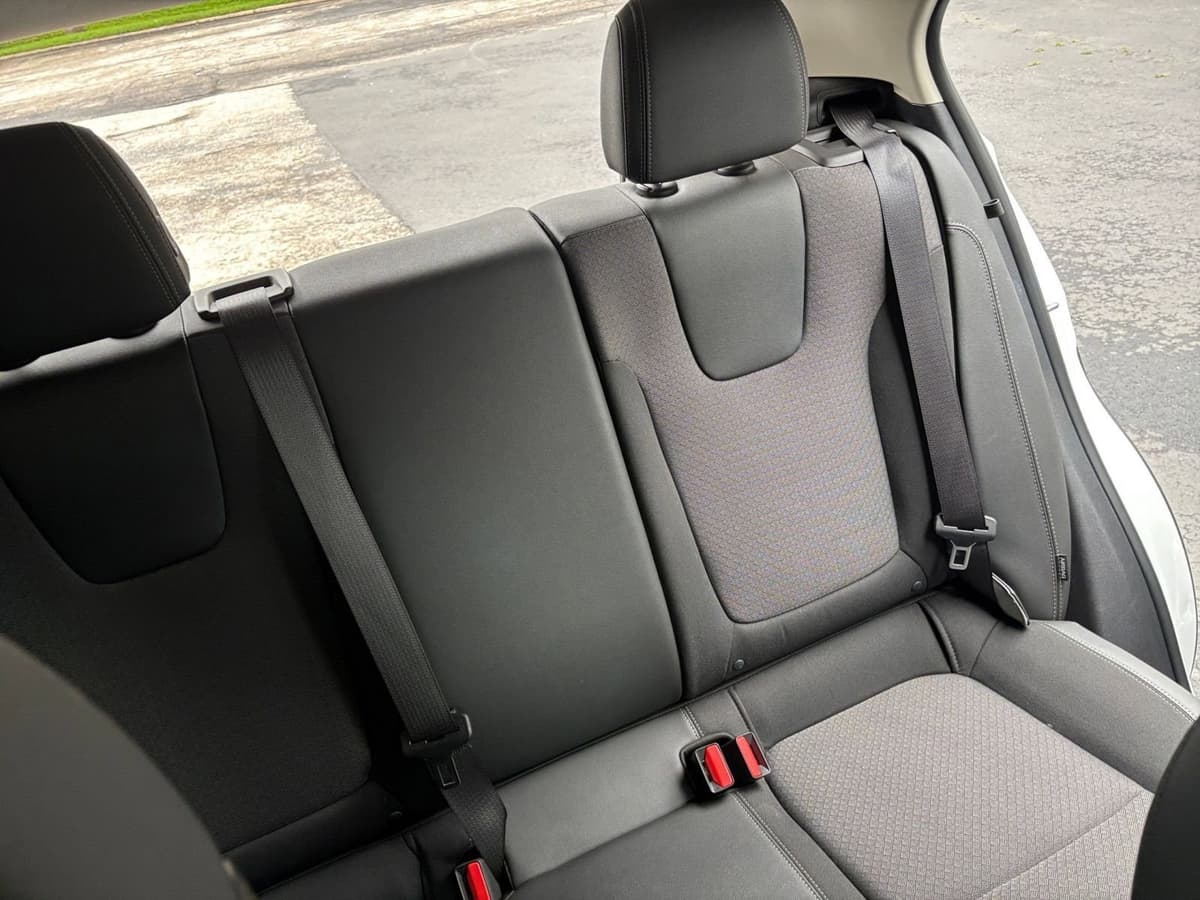 2025 Buick Encore GX - Image 32