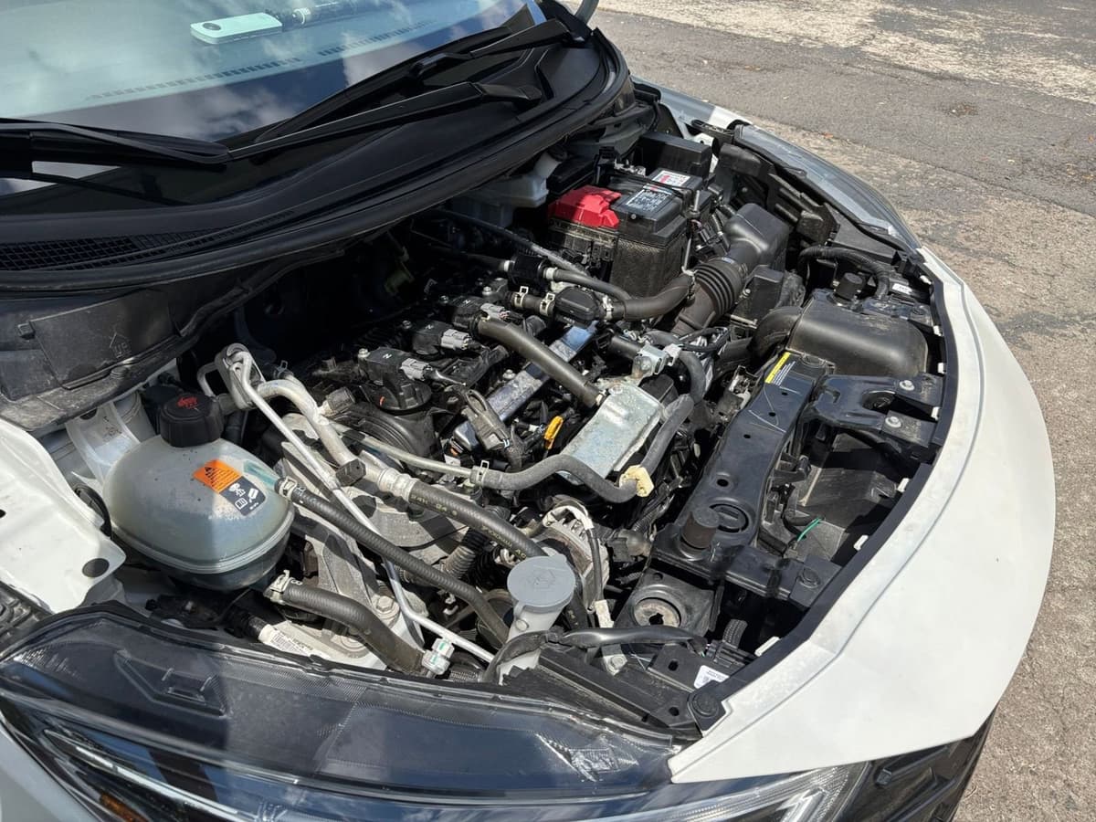 2025 Nissan Versa - Image 29