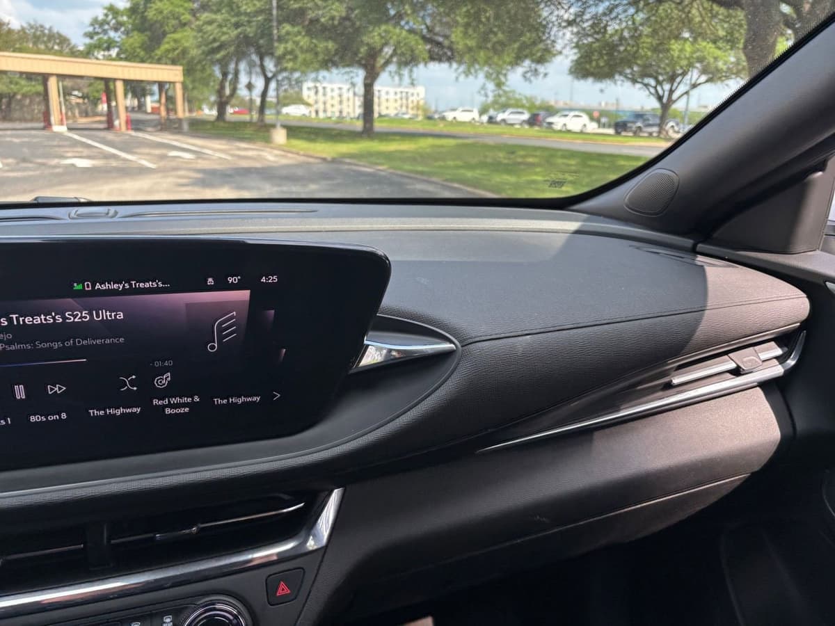2025 Buick Envista - Image 30