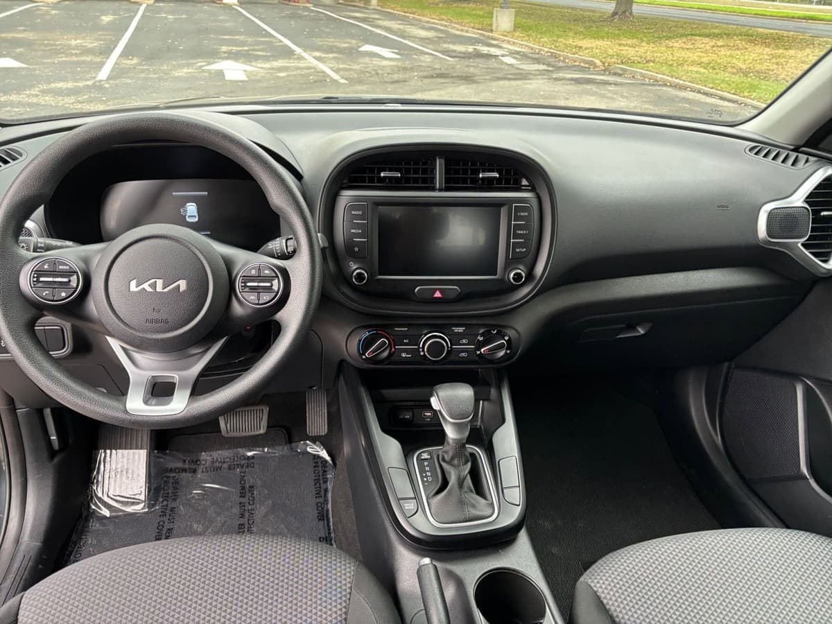 2025 Kia Soul - Image 29