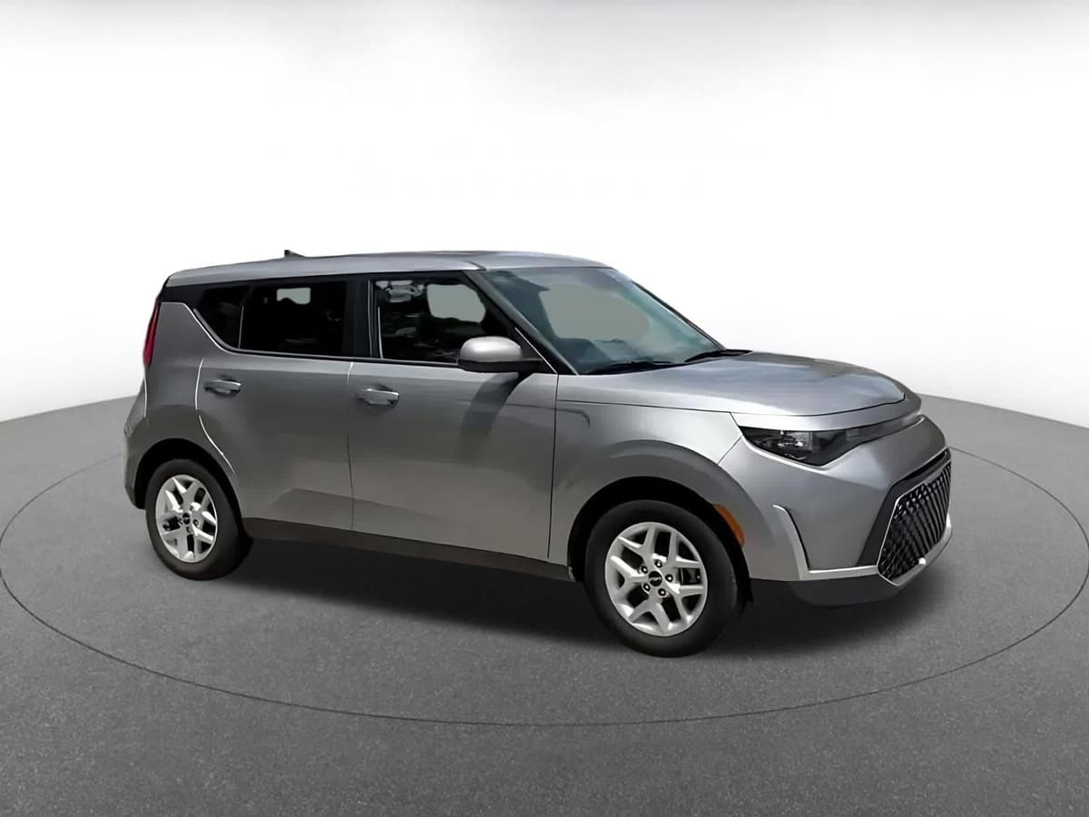 2025 Kia Soul - Image 2