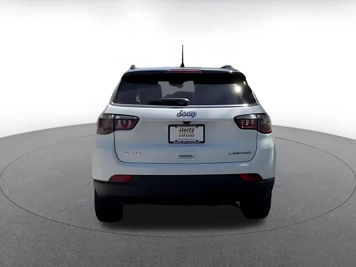 2025 Jeep Compass - Image 12