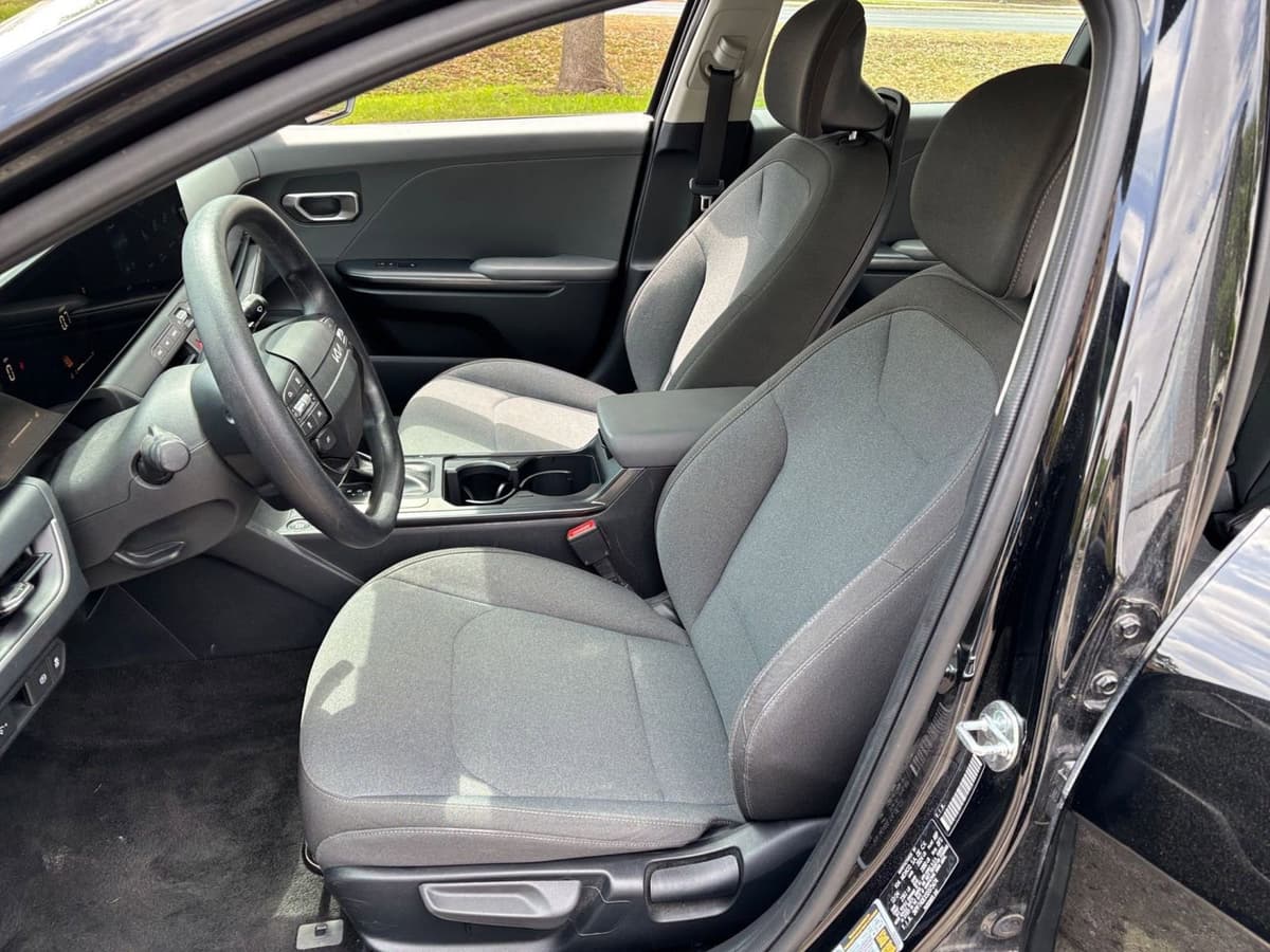 2025 Kia K4 - Image 31