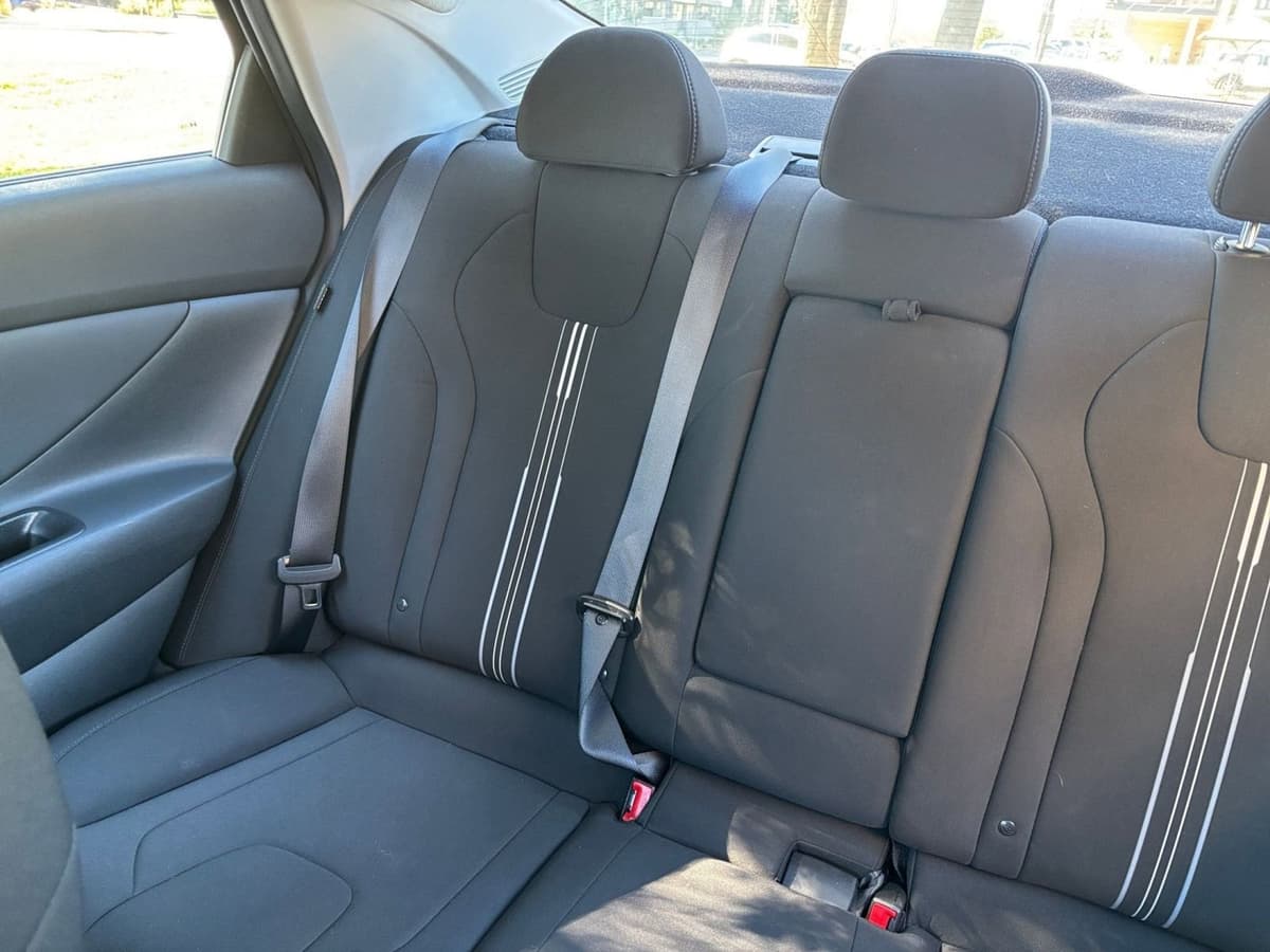 2025 Hyundai Elantra - Image 34