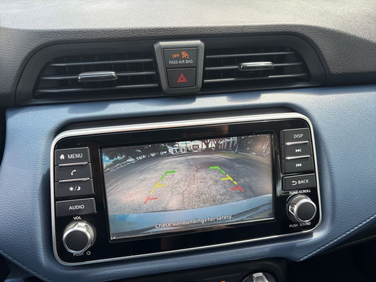 2025 Nissan Versa - Image 21