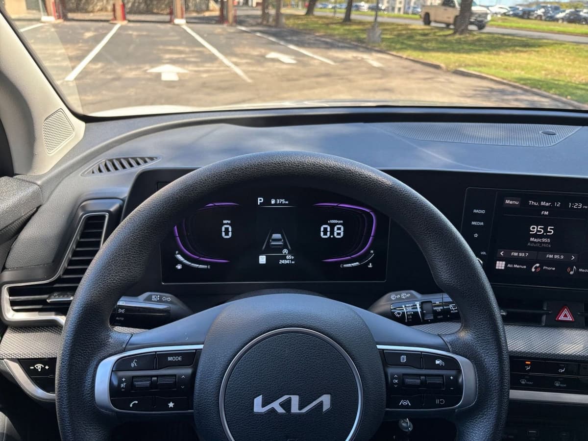 2025 Kia Sportage - Image 29
