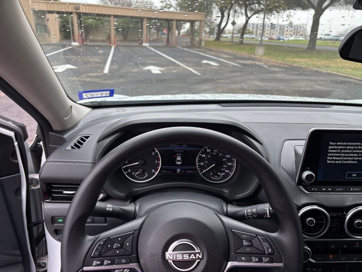 2025 Nissan Sentra - Image 29