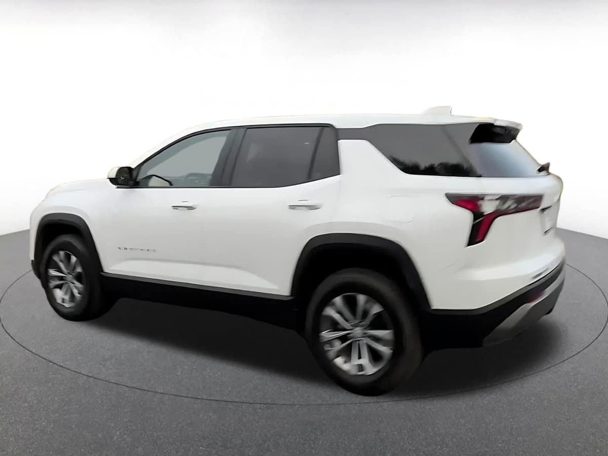 2025 Chevrolet Equinox - Image 10