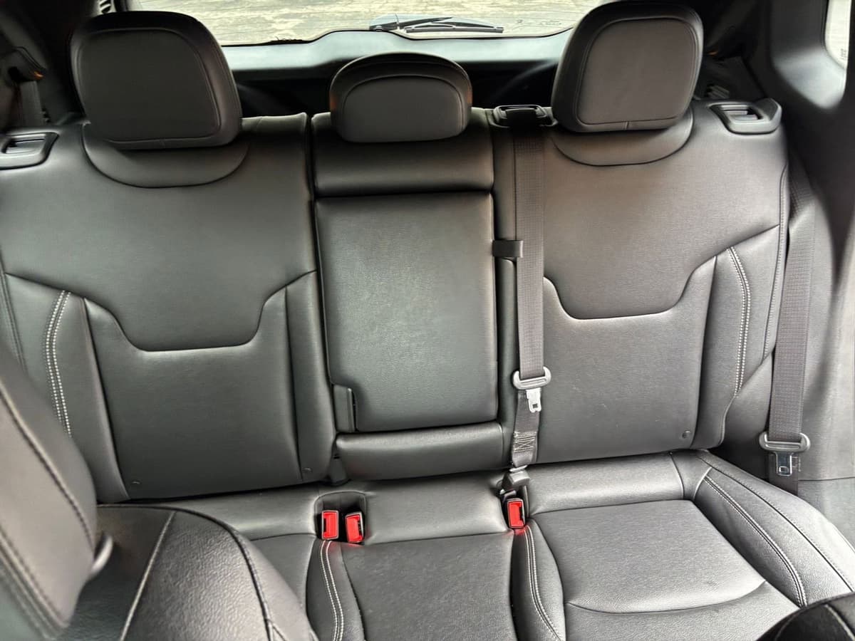 2025 Jeep Compass - Image 32