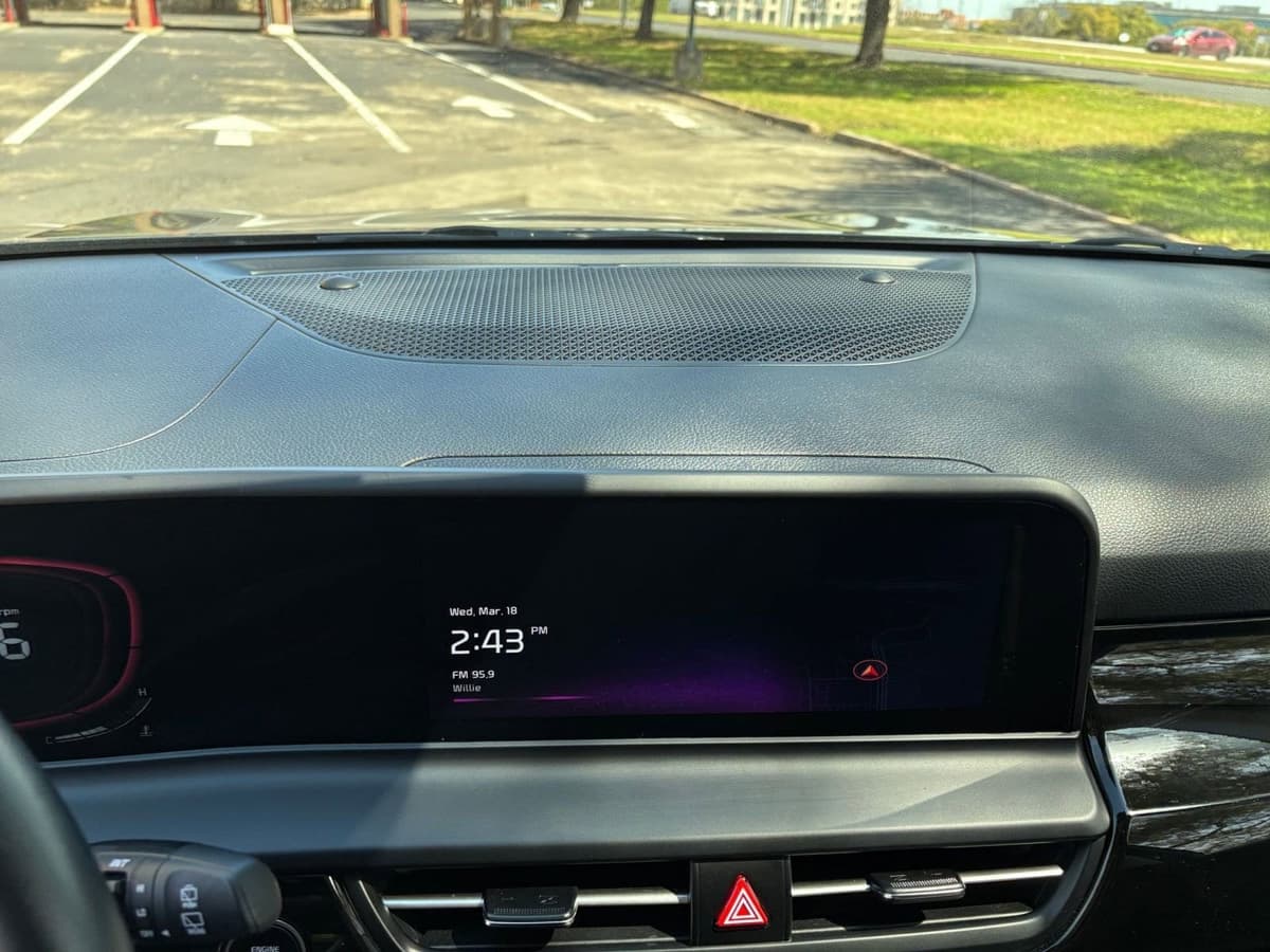 2025 Kia Seltos - Image 17