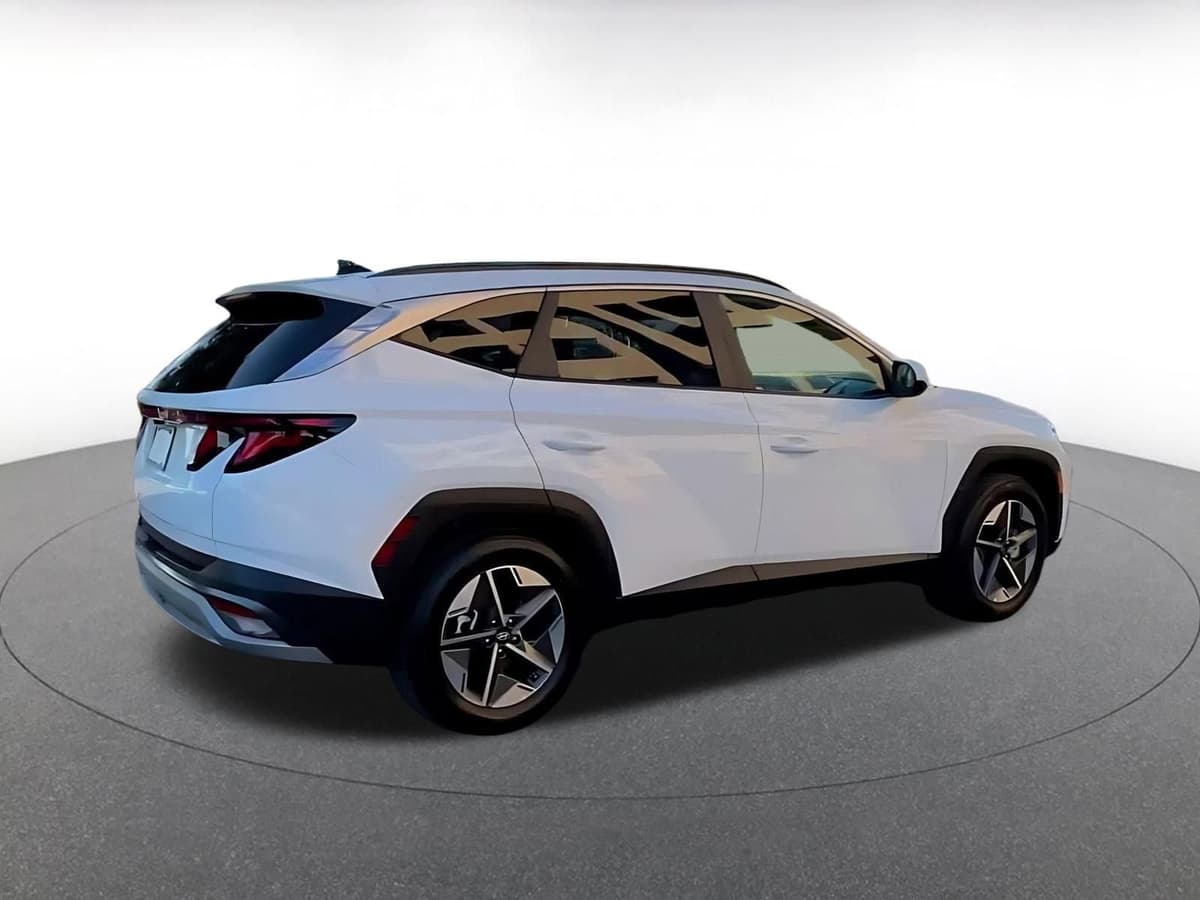 2025 Hyundai Tucson - Image 13