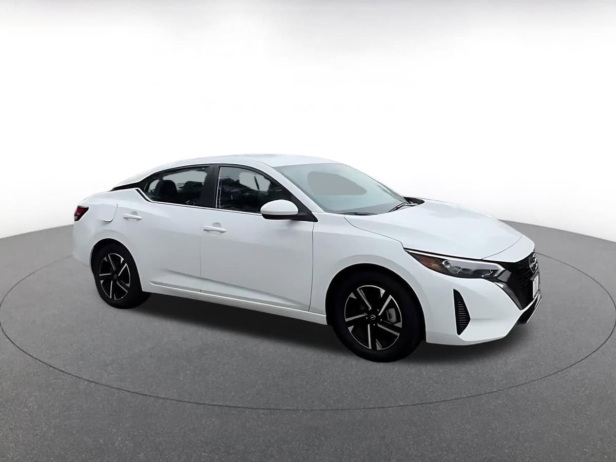 2025 Nissan Sentra - Image 2