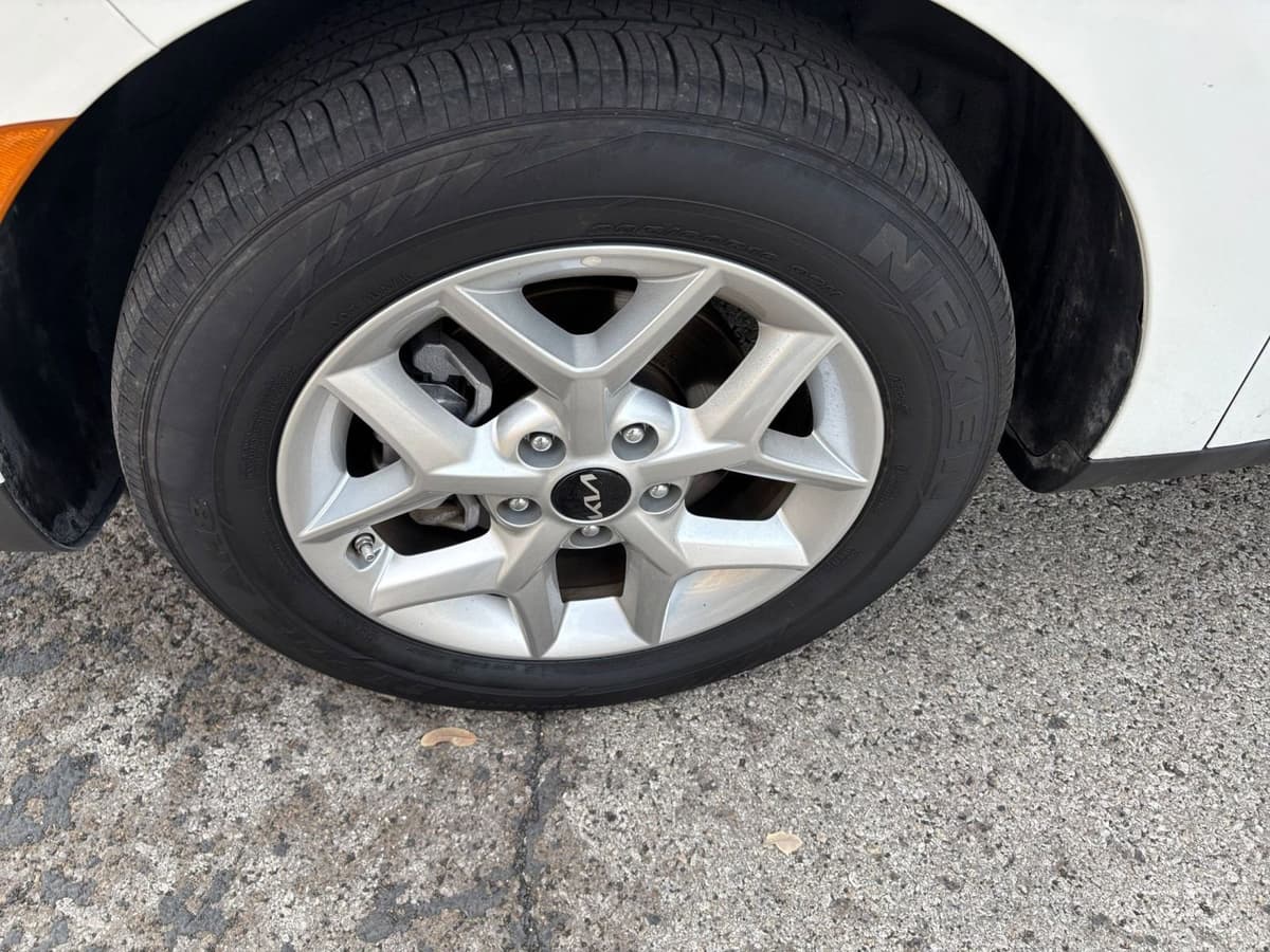 2025 Kia Soul - Image 25