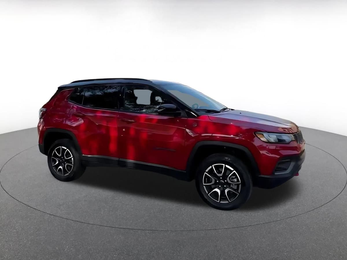 2025 Jeep Compass - Image 2