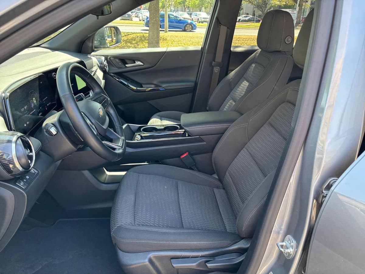 2025 Chevrolet Equinox - Image 34