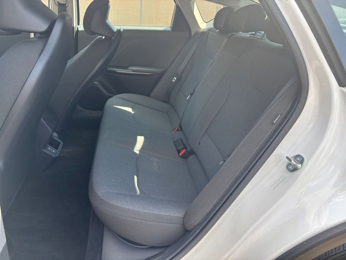2025 Kia K4 - Image 21