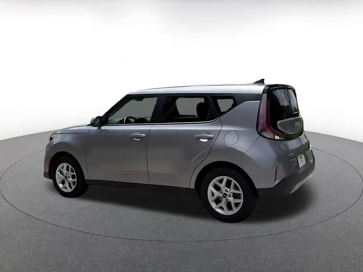 2025 Kia Soul - Image 10