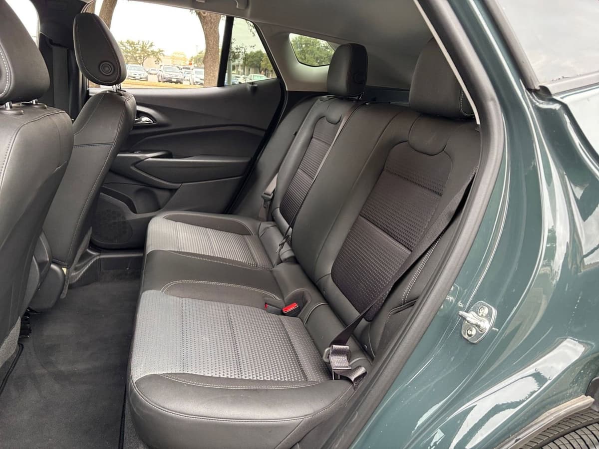 2025 Chevrolet Trax - Image 20
