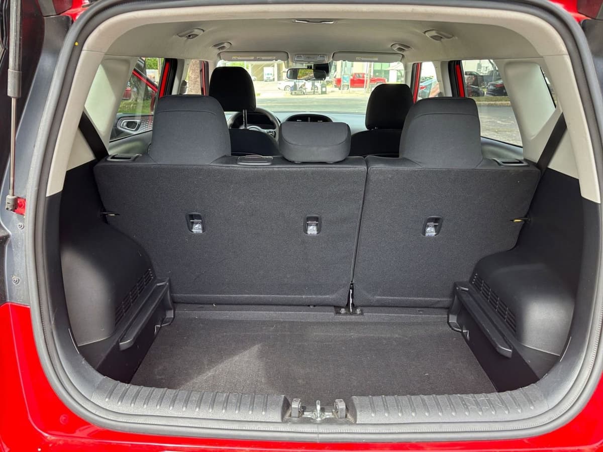 2025 Kia Soul - Image 26