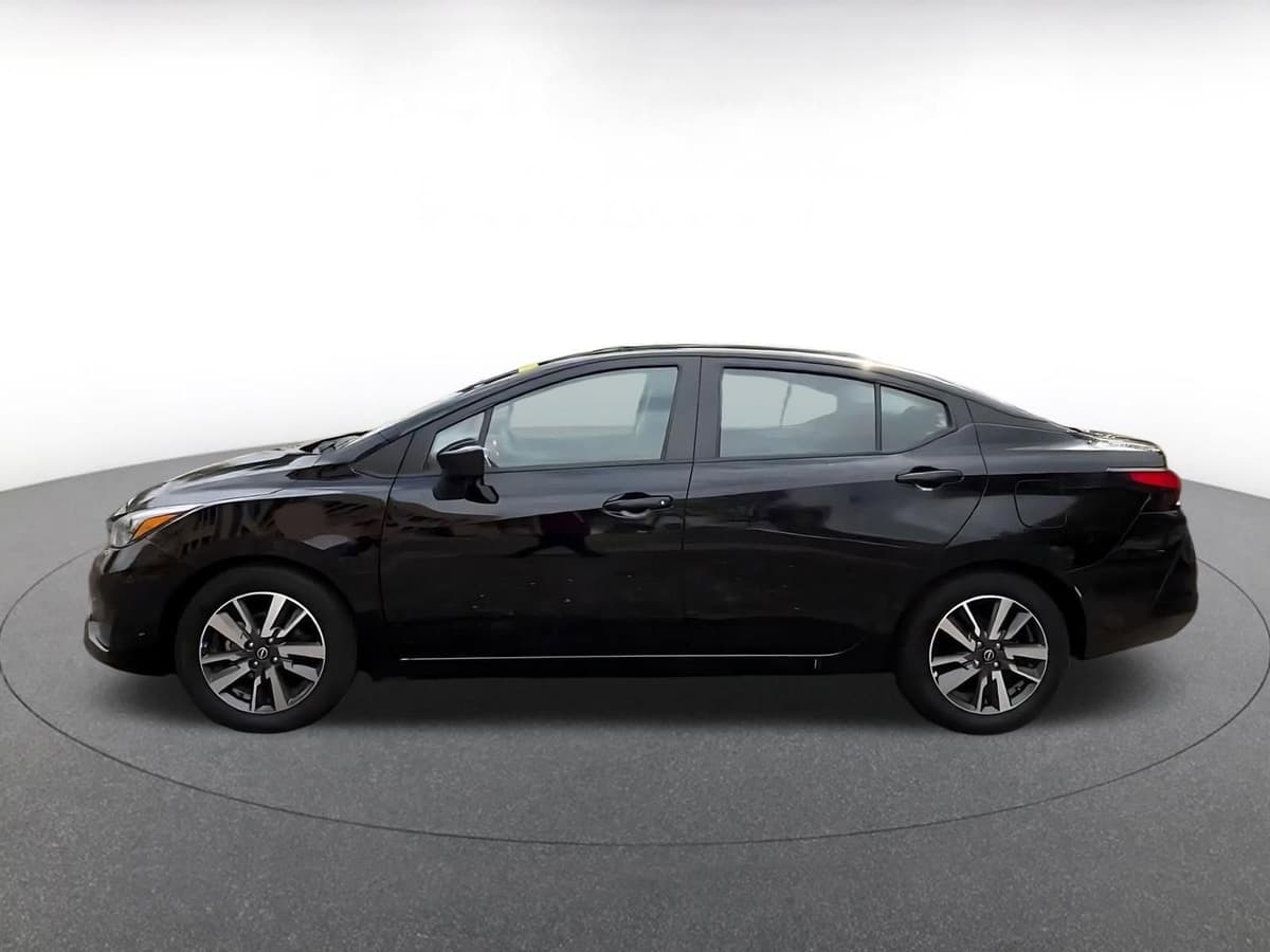 2025 Nissan Versa - Image 8