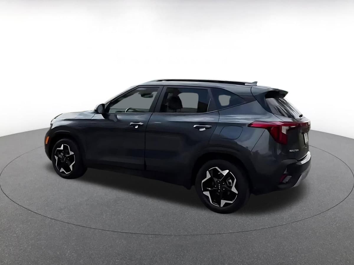 2025 Kia Seltos - Image 8