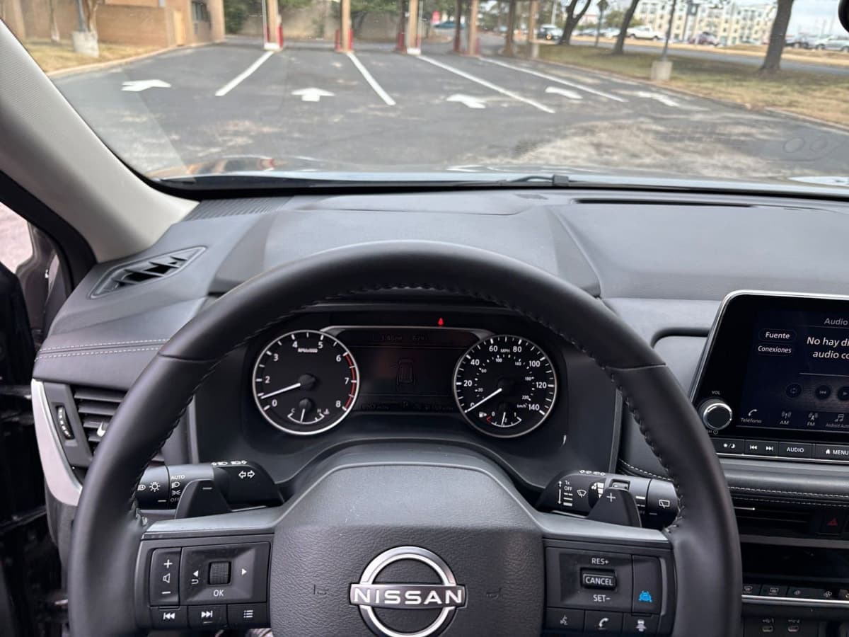 2025 Nissan Rogue - Image 29
