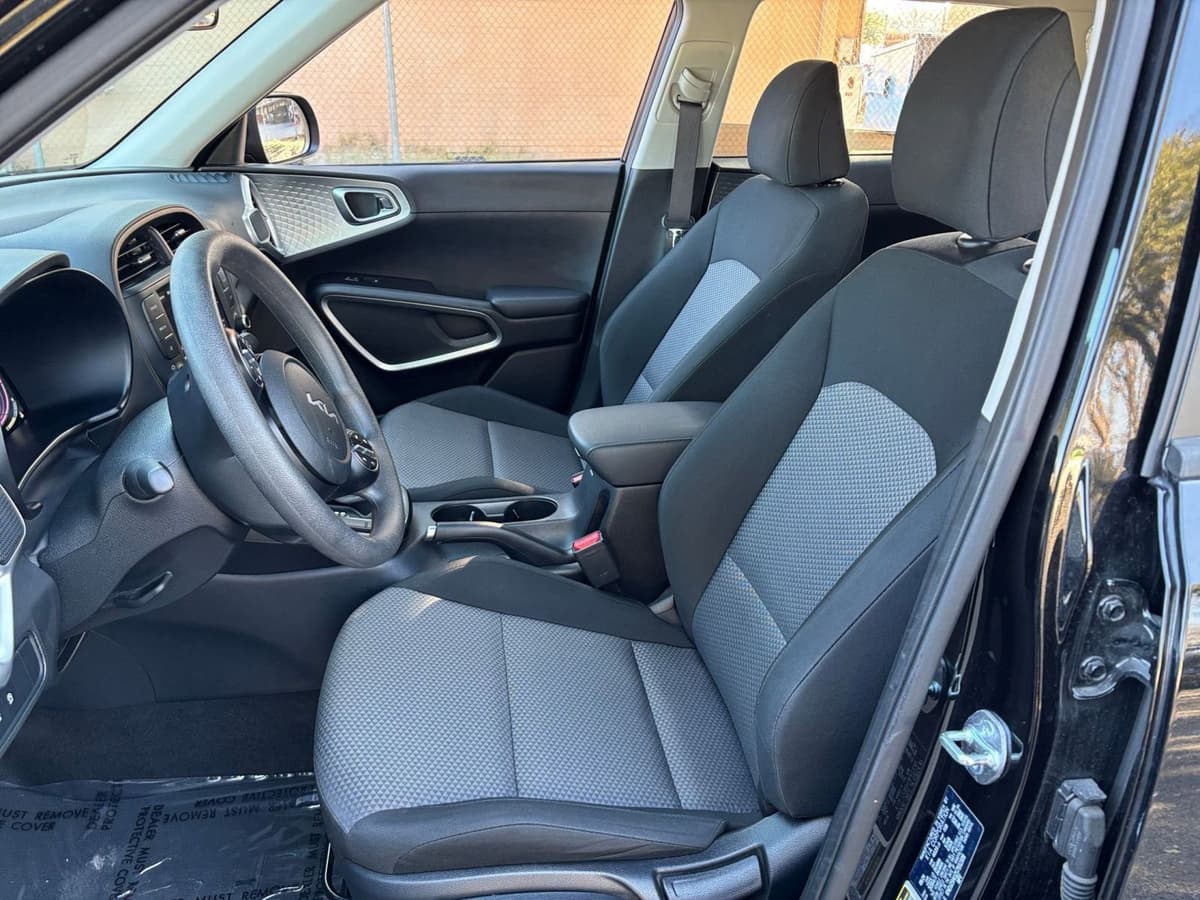 2025 Kia Soul - Image 31