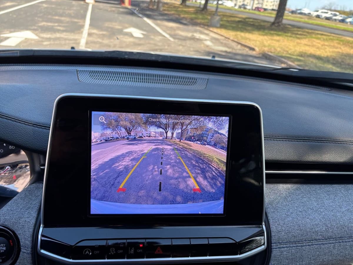 2025 Jeep Compass - Image 20