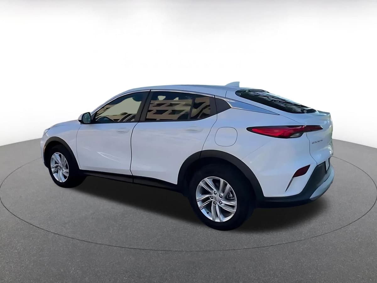 2025 Buick Envista - Image 10