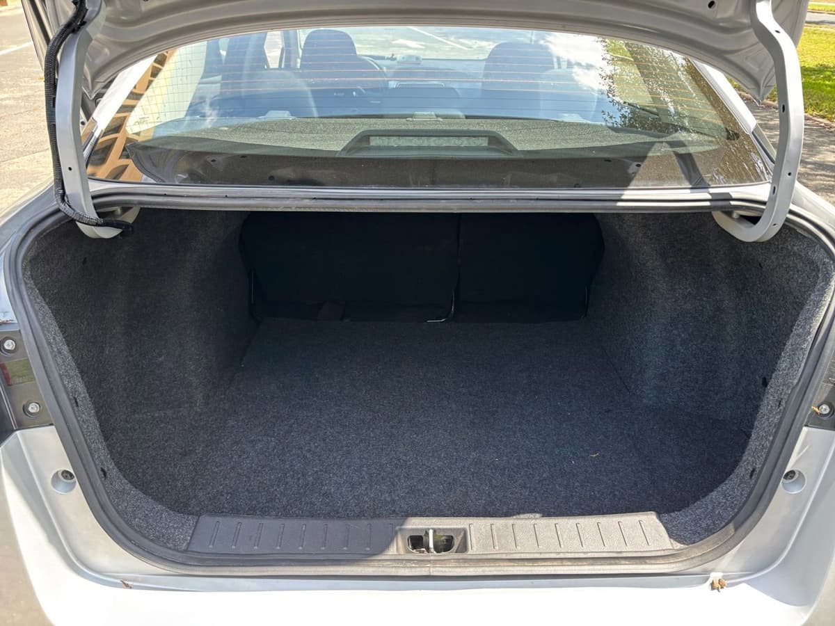 2025 Nissan Versa - Image 28