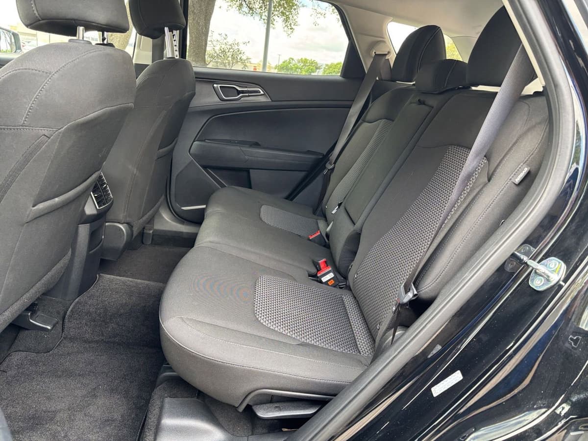 2025 Kia Sportage - Image 22