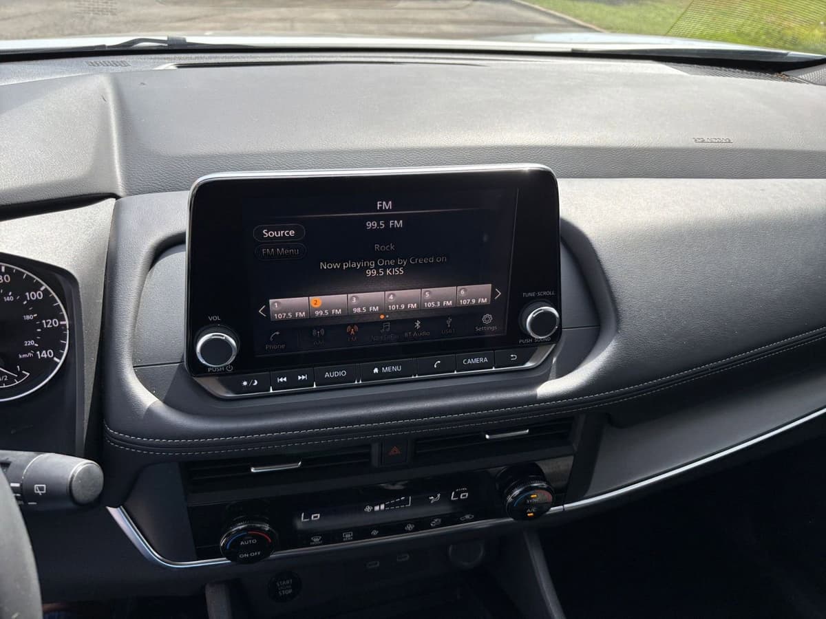 2025 Nissan Rogue - Image 17