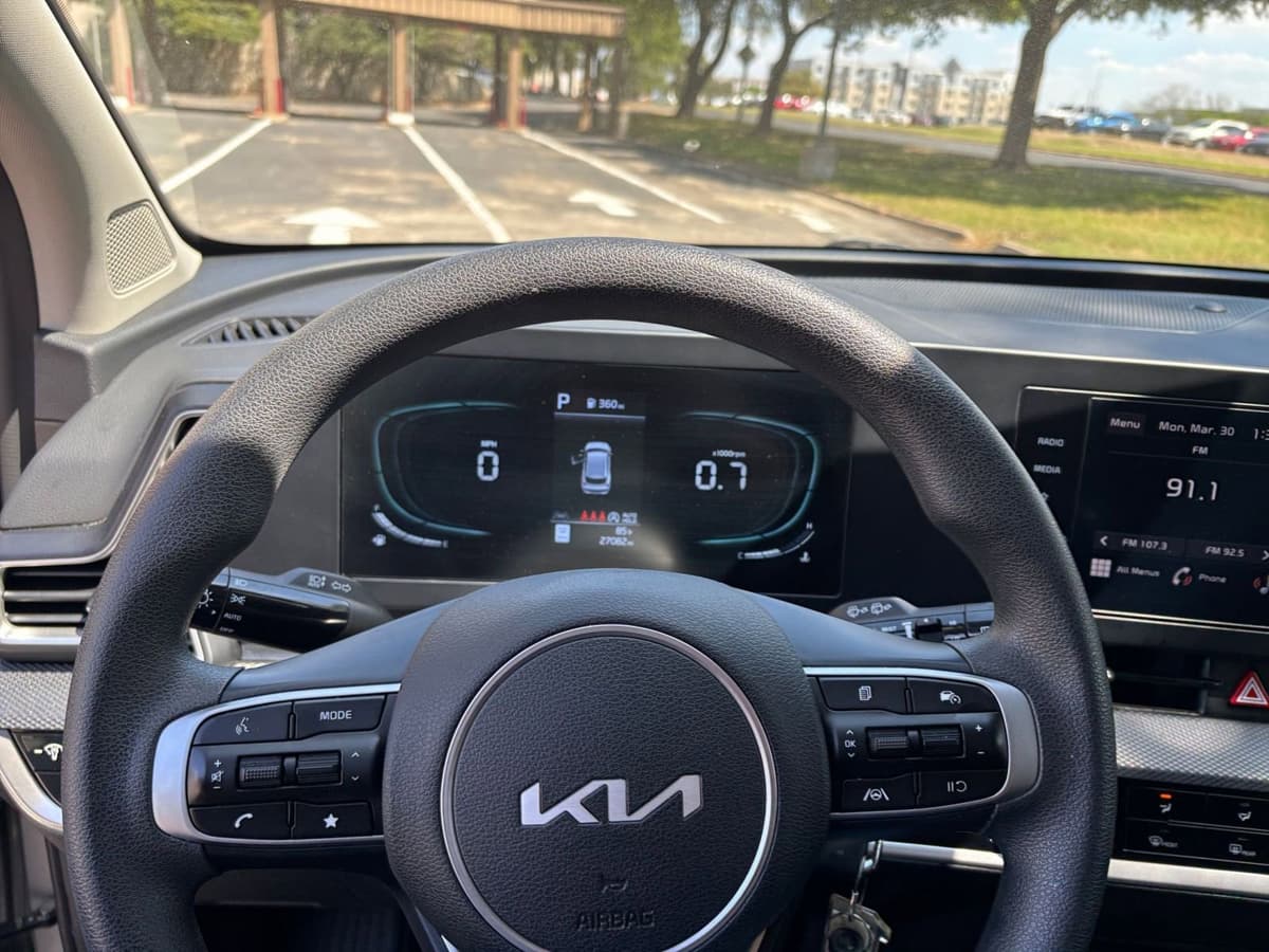 2025 Kia Sportage - Image 25