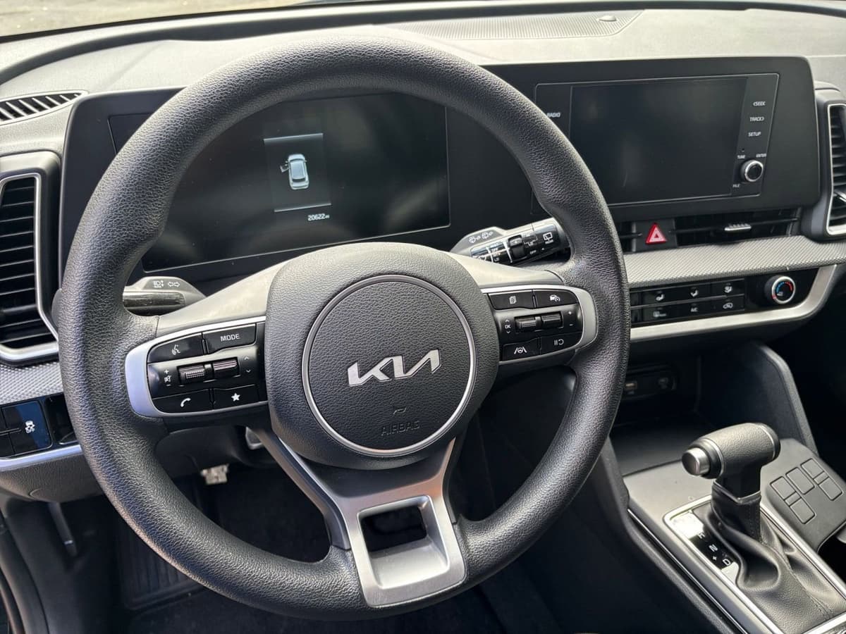2025 Kia Sportage - Image 25