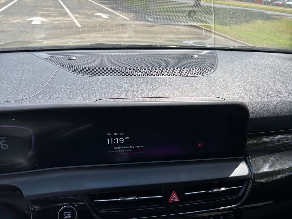 2025 Kia Seltos - Image 17