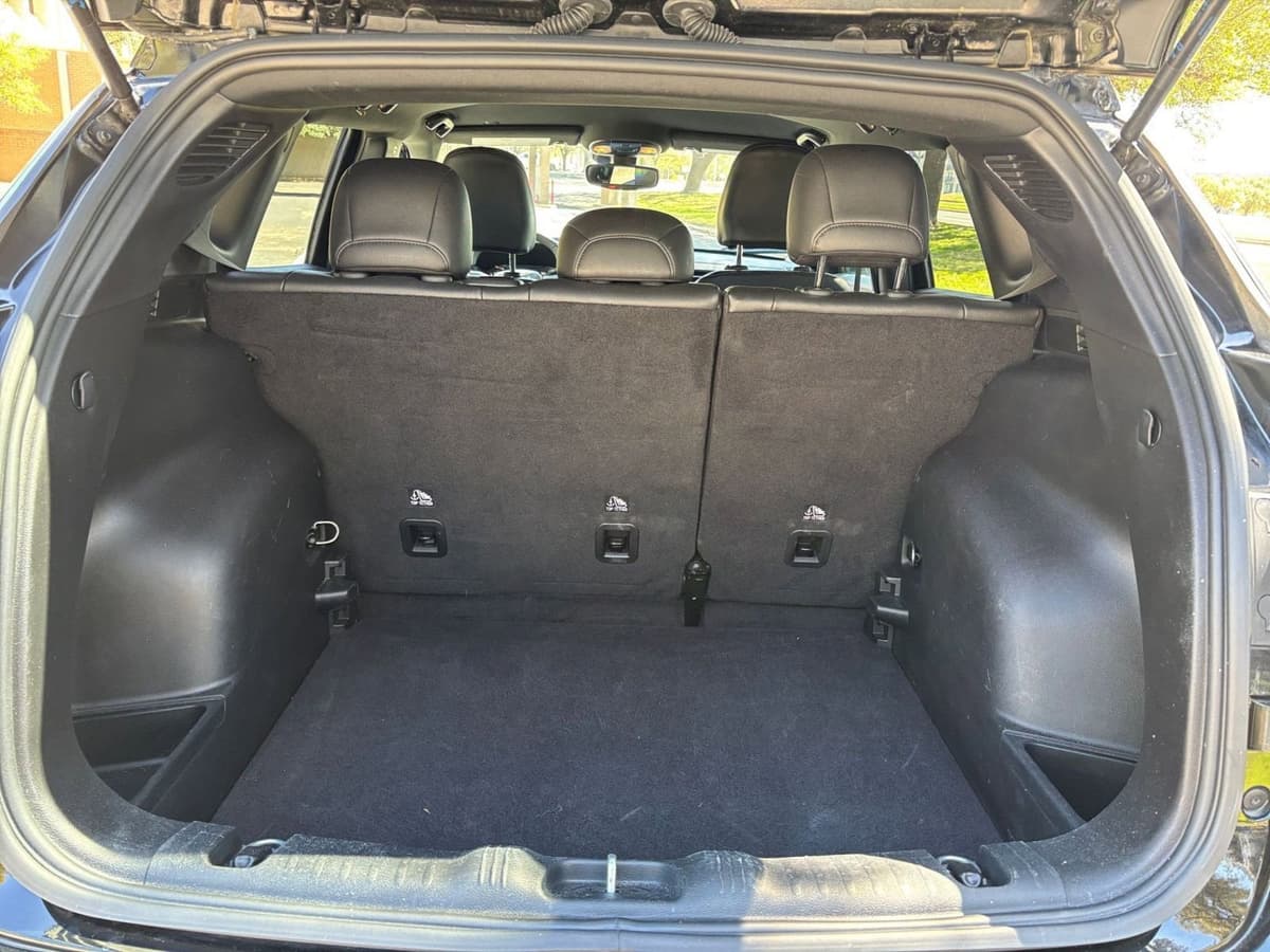 2025 Jeep Compass - Image 26