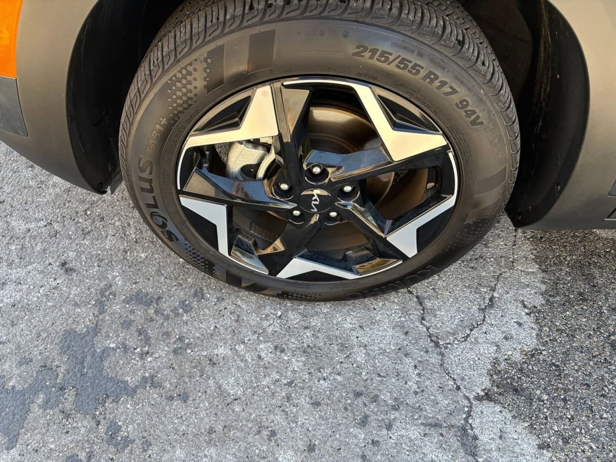 2025 Kia Seltos - Image 25