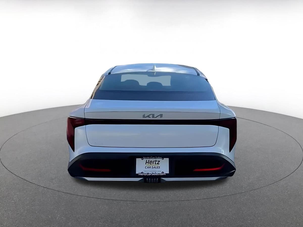 2025 Kia K4 - Image 11